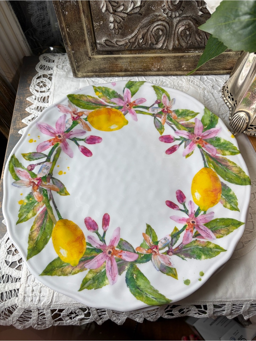 Tahari white melamine dinner plates lemons leaves floral
